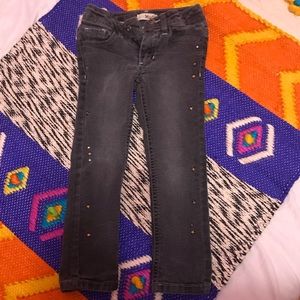 FREE WITH PURCHASE Girls Mudd skinny jeans